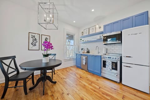 Dining & Kitchen Area