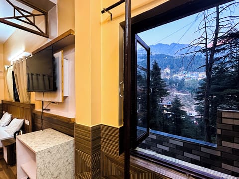 Family Quadruple Room, Mountain View | Free WiFi, bed sheets