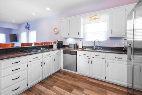 Bar top 4 additional seats