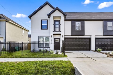 Welcome to Comfy Houston Home