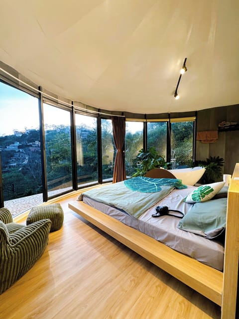 Luxury House, Kitchenette, Mountain View | Premium bedding, in-room safe, individually decorated