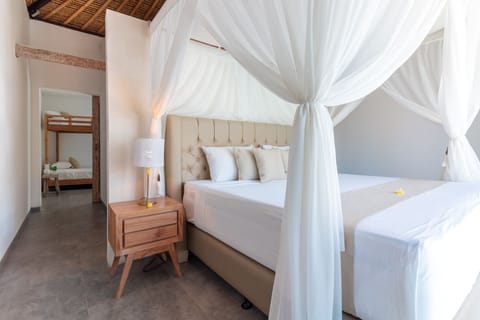 Private Poolvilla 2 Bedrooms & 2 Bunkbeds | Premium bedding, in-room safe, free WiFi, bed sheets