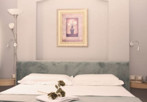 Deluxe Double Room | Desk, iron/ironing board, free WiFi