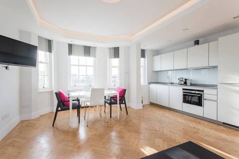 Comfort Apartment, City View | Living area | LCD TV