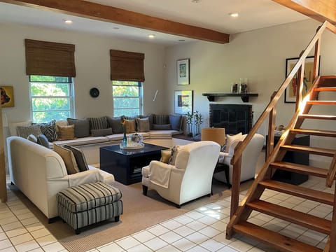 Open plan living room, downstairs 