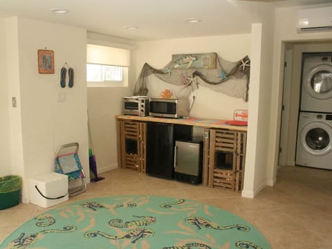 Lower Level Ammenities, microwave, washer, dryer, etc.