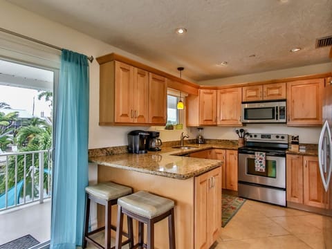 Kitchen Sitting Area