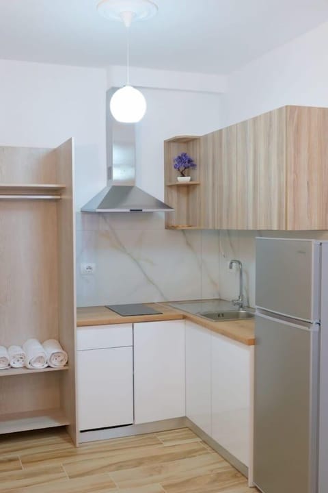 Comfort Room | Private kitchen