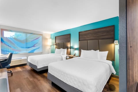 Iron/ironing board, free WiFi