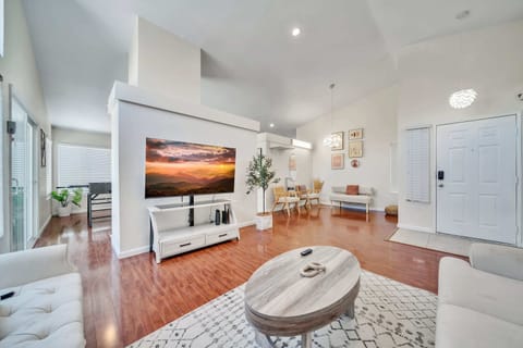 House, Private Pool, Garden View (4 Bedrooms) | Living area | 43-inch flat-screen TV with cable channels, fireplace