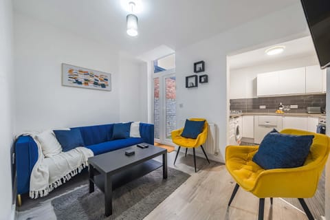 A cozy and functional space where you can relax and cook your favorite meals 🛋️🍽️✨