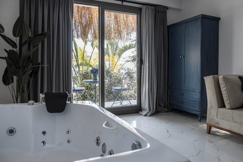 Exclusive Quadruple Room | Free WiFi