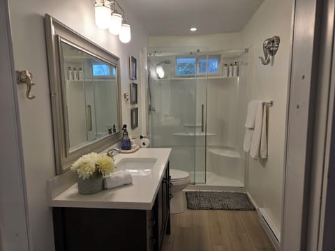 3 Pcs Private bathroom