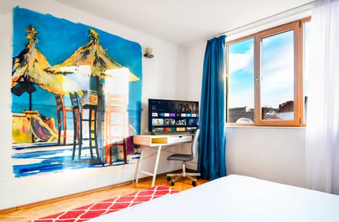 Work & Relax in Comfort! Whether you’re working or unwinding, this stylish space has you covered. Book your stay now!