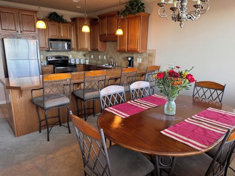 Dining / Full Kitchen