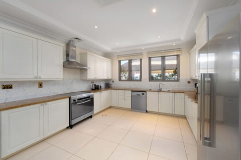 Luxury Villa, Non Smoking | Private kitchen | Electric kettle