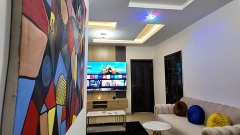 Apartment | Living area | Flat-screen TV