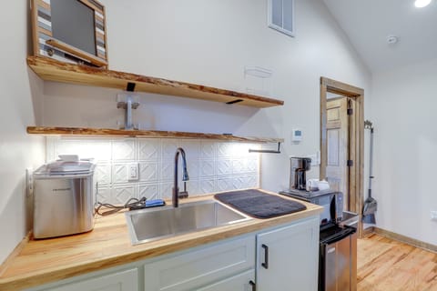 House (1 Bedroom) | Interior