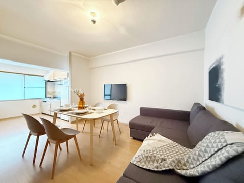 Superior Apartment | 2 bedrooms, iron/ironing board, WiFi (free)