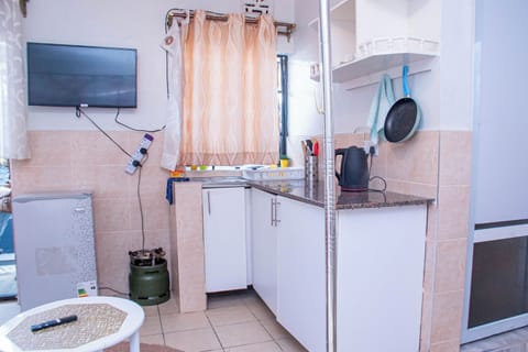 Room, 1 Bedroom, Accessible, Smoking | Room amenity