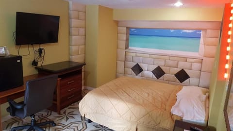 Standard Room, 1 Queen Bed, Non Smoking | Bed sheets