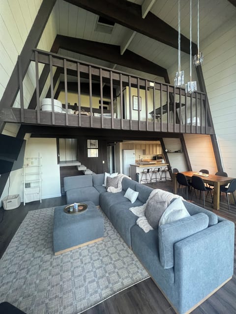 Living area (Main level)