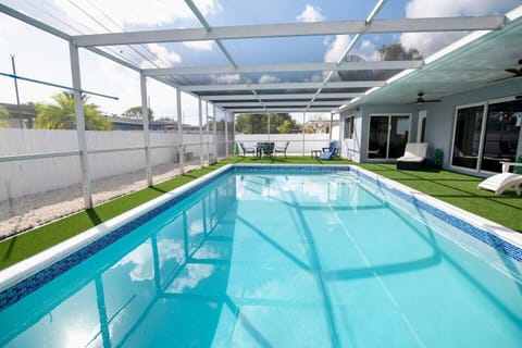 e284bdb4-3493-4e18-8dc8-4a2be74924a6