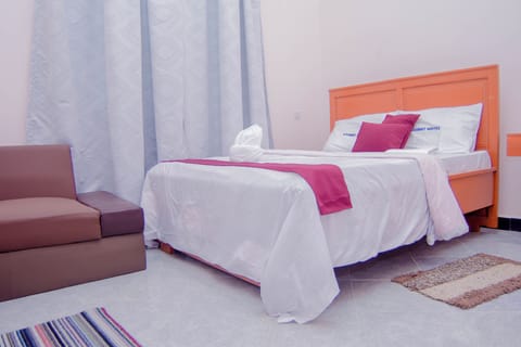 Deluxe Double Room, Non Smoking | Laptop workspace, free WiFi