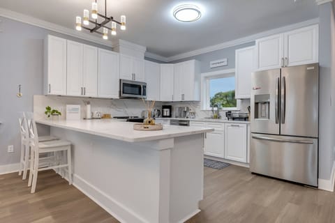 3rd floor fully stocked kitchen, all new appliances