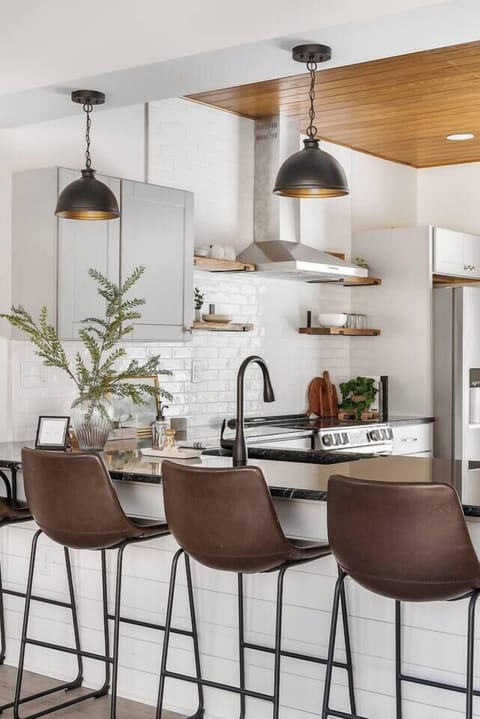 Nelly's Oasis // kitchen (2)