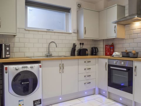 Kitchen | Apartment 1 - The Old Clubhouse, Newsome, near Huddersfield