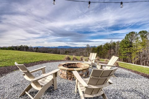 Gather around the firepit for sweeping views, fresh air, and endless sky above.