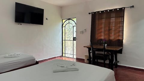Basic Triple Room | Desk, free WiFi, bed sheets