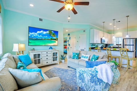 Bright and beachy interiors. (Shorely Blessed)
