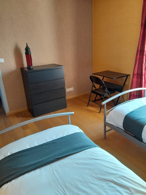 Classic Twin Room | Free WiFi