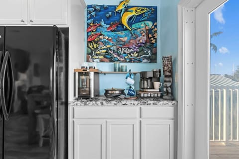 Perfect for morning coffee as you soak in the sunlit views! Who wouldn’t want to start their day here?