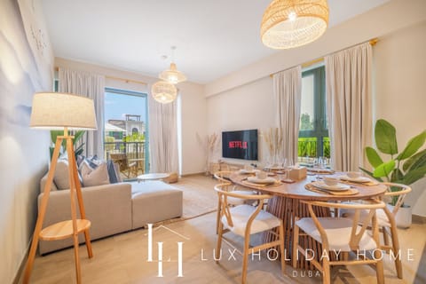 Apartment | Living area | Flat-screen TV
