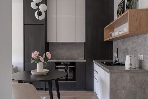 Apartment | Private kitchenette | Electric kettle