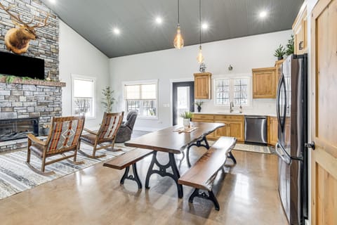 House (2 Bedrooms) | Interior