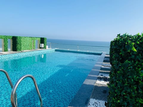 Rooftop pool