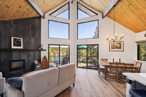 House, 3 Bedrooms | Living area | Smart TV