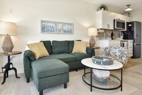 Apartment, 2 Bedrooms | Living area