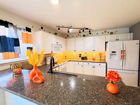 Chefโs Dream Kitchen โ Cook with ease in our fully equipped kitchen, featuring modern appliances, ample counter space, and all the essentials to whip up a delicious meal.