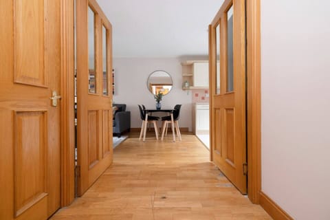Comfort Apartment, City View | Living area