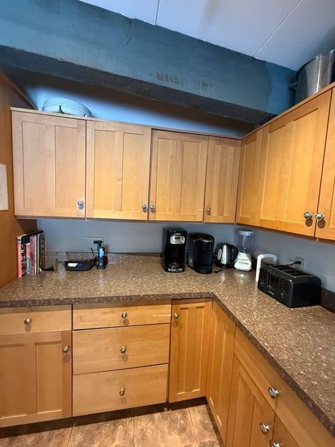 Coffee makers, toaster and blender