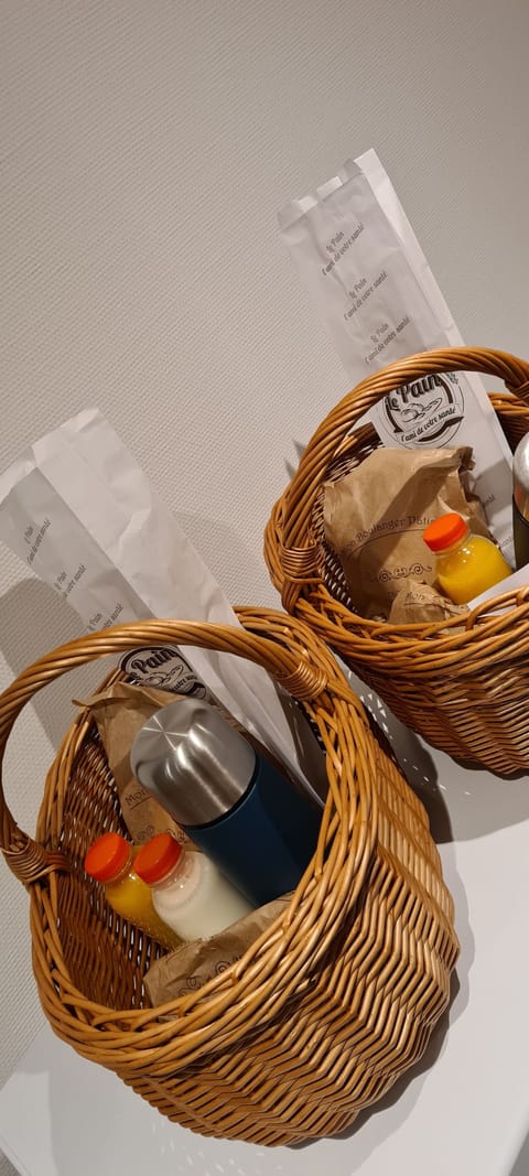 Comfort Chalet, Park View | In-room dining