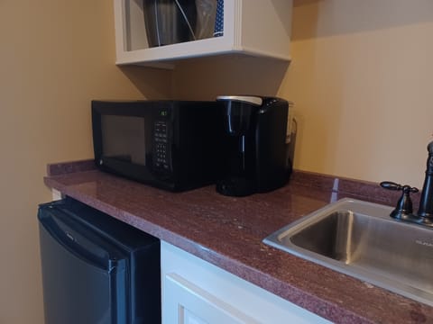 Empress Suite | Private kitchen | Mini-fridge, microwave