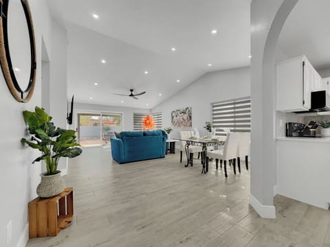 House, Multiple Beds, Pool Access, City View (Lakewood Sun Lakes) | Interior