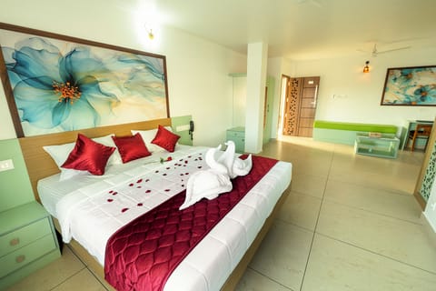 Luxury Studio, City View | Laptop workspace, free WiFi