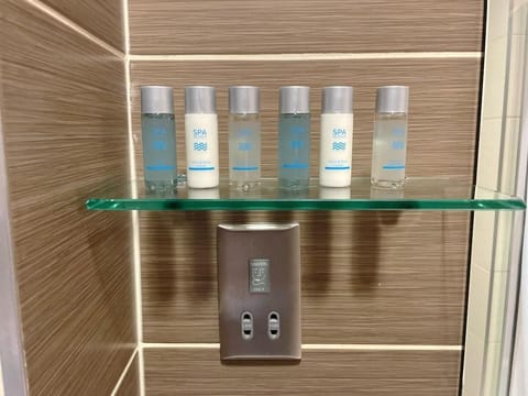 Bathroom amenities